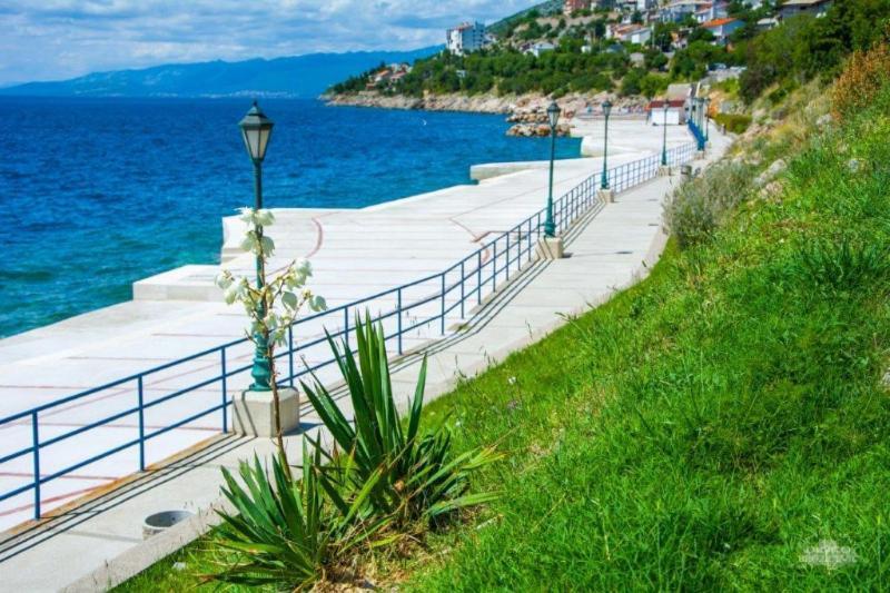 Apartmán Corina & Franco Senj  Exteriér fotografie